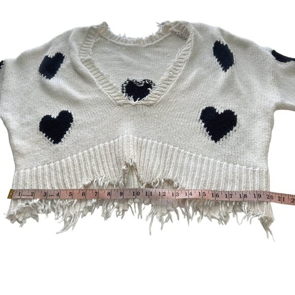 WILDFOX Heart Sweater Sz Small White Black V Neck Oversized Fringe Raw Hem Knit - Picture 12 of 13